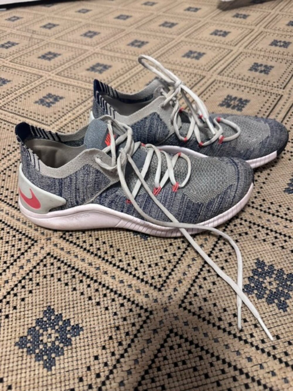 Nike Flynit 3 Sneakers